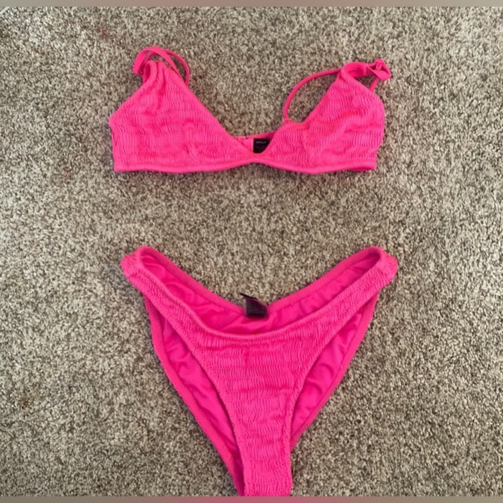 Hot Pink Triangl Maia bikini